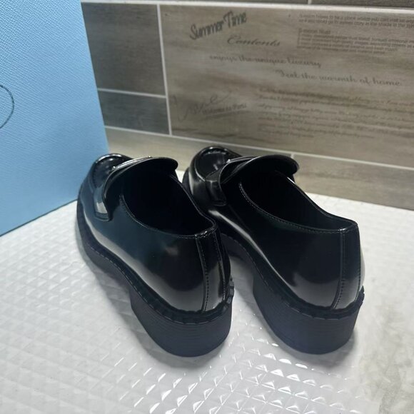 Pradas loafers❤️🔥❤️🔥❤️🔥 - Picture 4 of 6